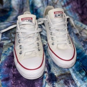 White Converse Lows size 7 W, 5 M
